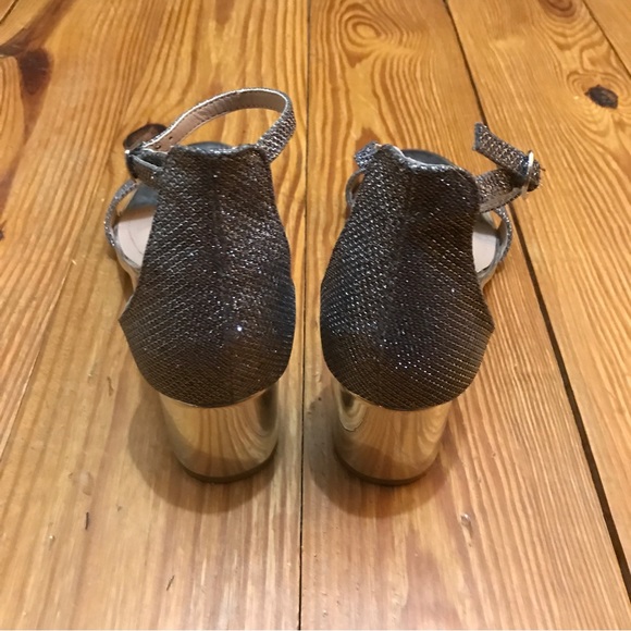 Betsey Johnson Silver Metallic Open Toe Block Heels, EUC, 7 - Picture 4 of 12